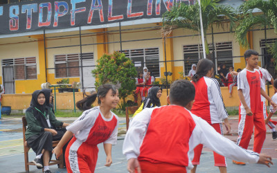 LESTARIKAN PERMAINAN TRADISIONAL DALAM CLASS MEETING SPENAS 2024