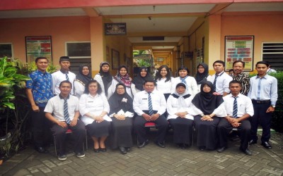 FOTO GURU DAN PEGAWAI